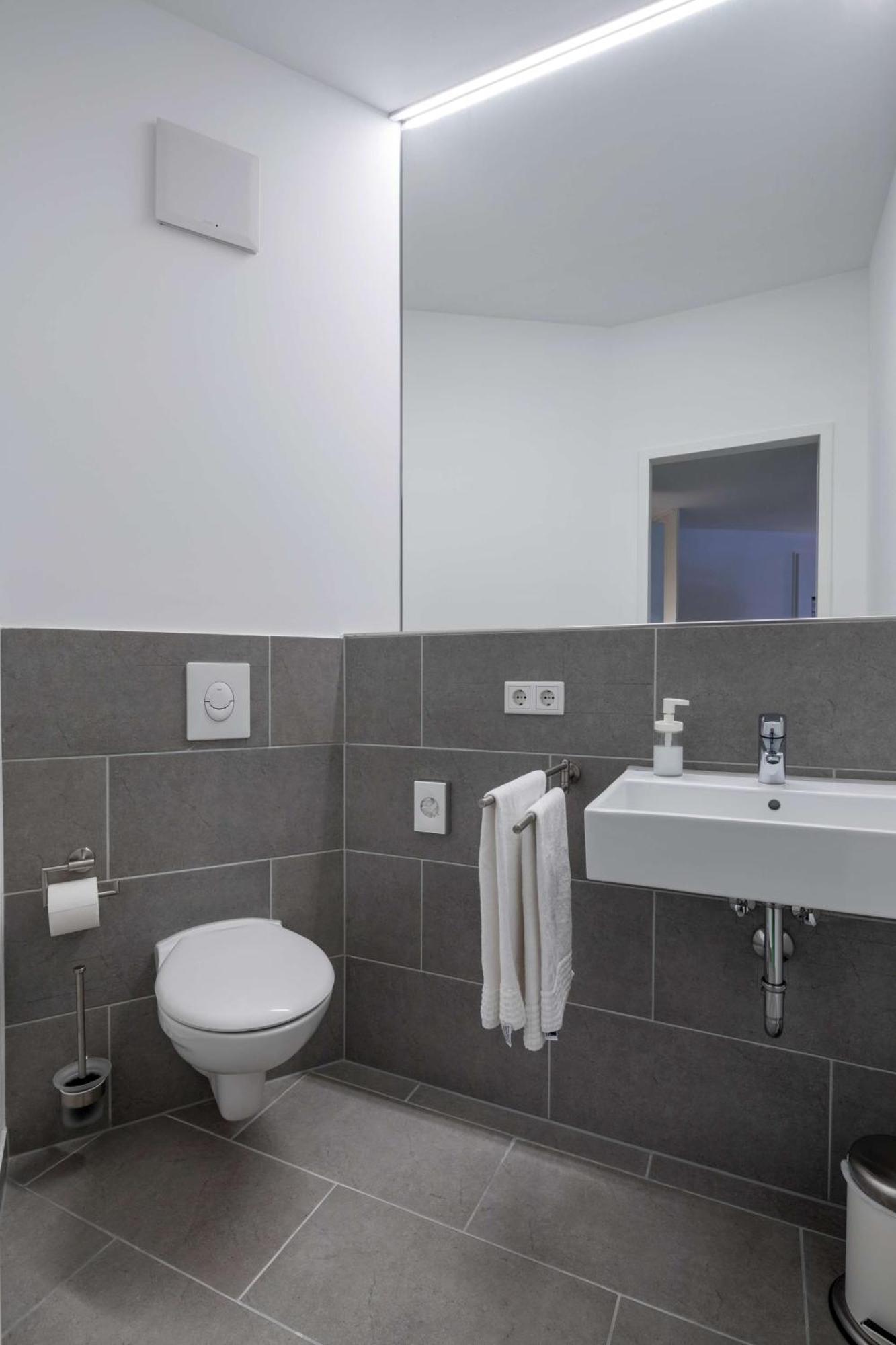 Vierpersoonskamer met Badkamer